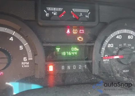 2013 Ford E-350 Super Duty Xl z USA, uszkodzony, nr VIN 1FBNE3BL2DDB34060